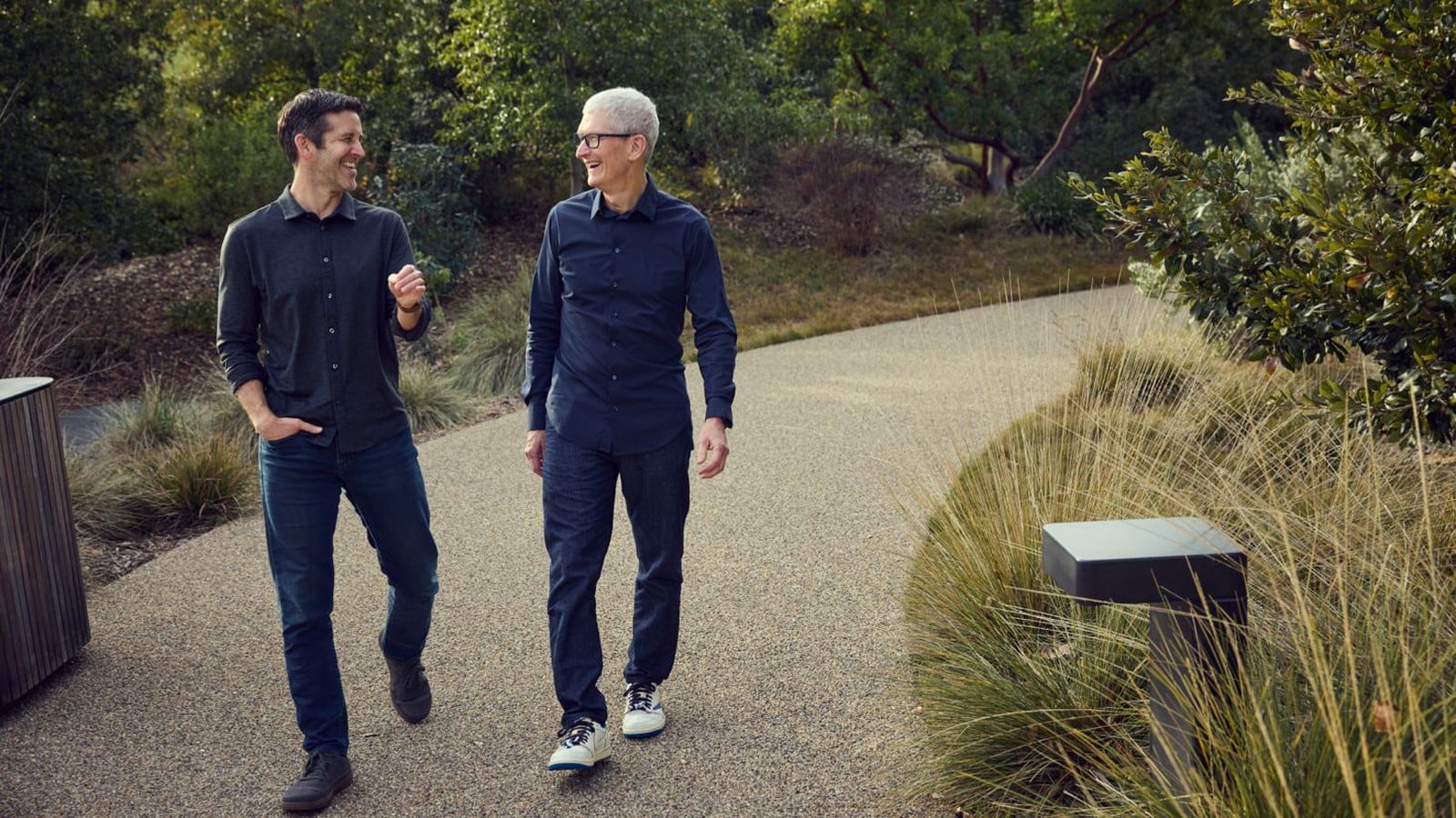 tim-cook-john-ternus-apple-ceo